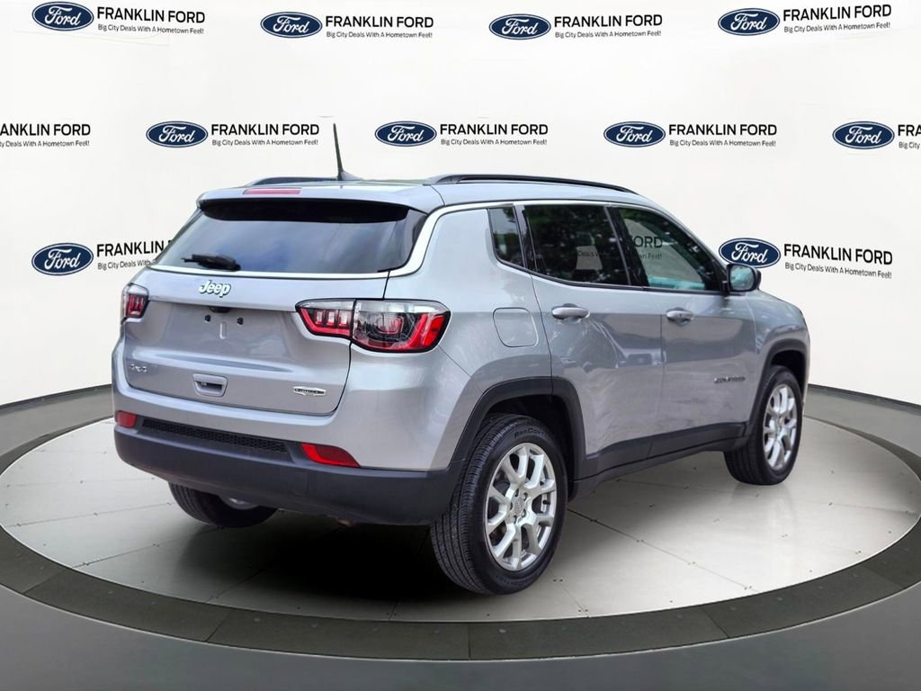 Used 2022 Jeep Compass Latitude AWD/4WD image 5