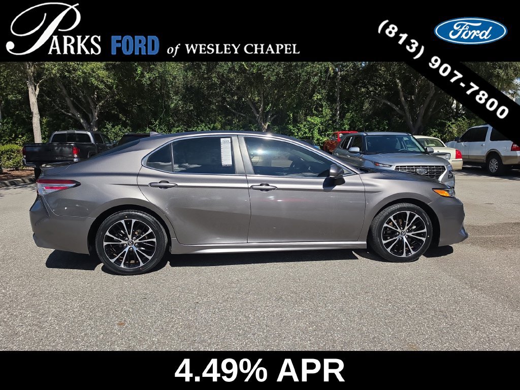 Used 2020 Toyota Camry SE FWD image 4