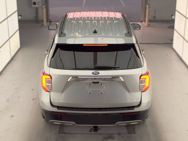 Certified 2022 Ford Explorer XLT w/ Equipment Group 202A AWD/4WD image 7