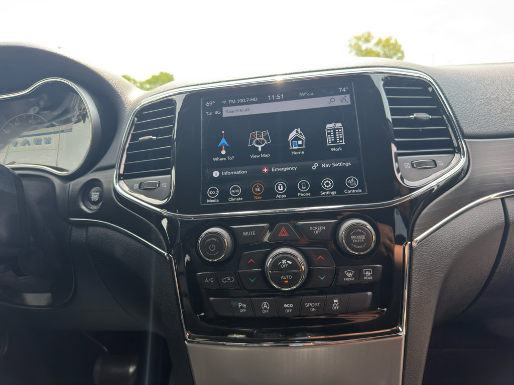 Used 2022 Jeep Grand Cherokee Limited AWD/4WD image 14