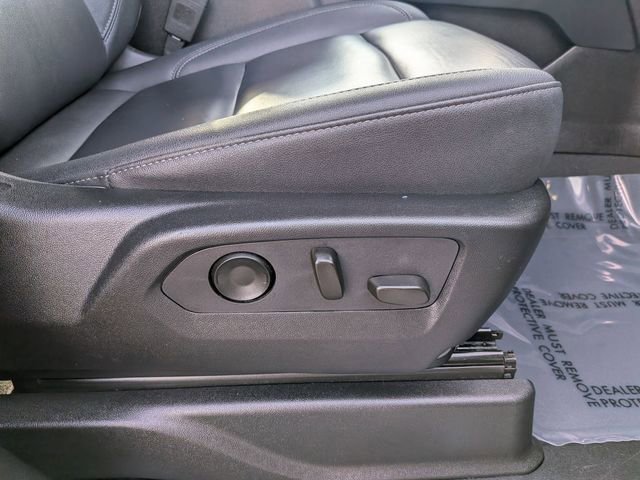 Used 2024 Chevrolet Suburban LT RWD image 35