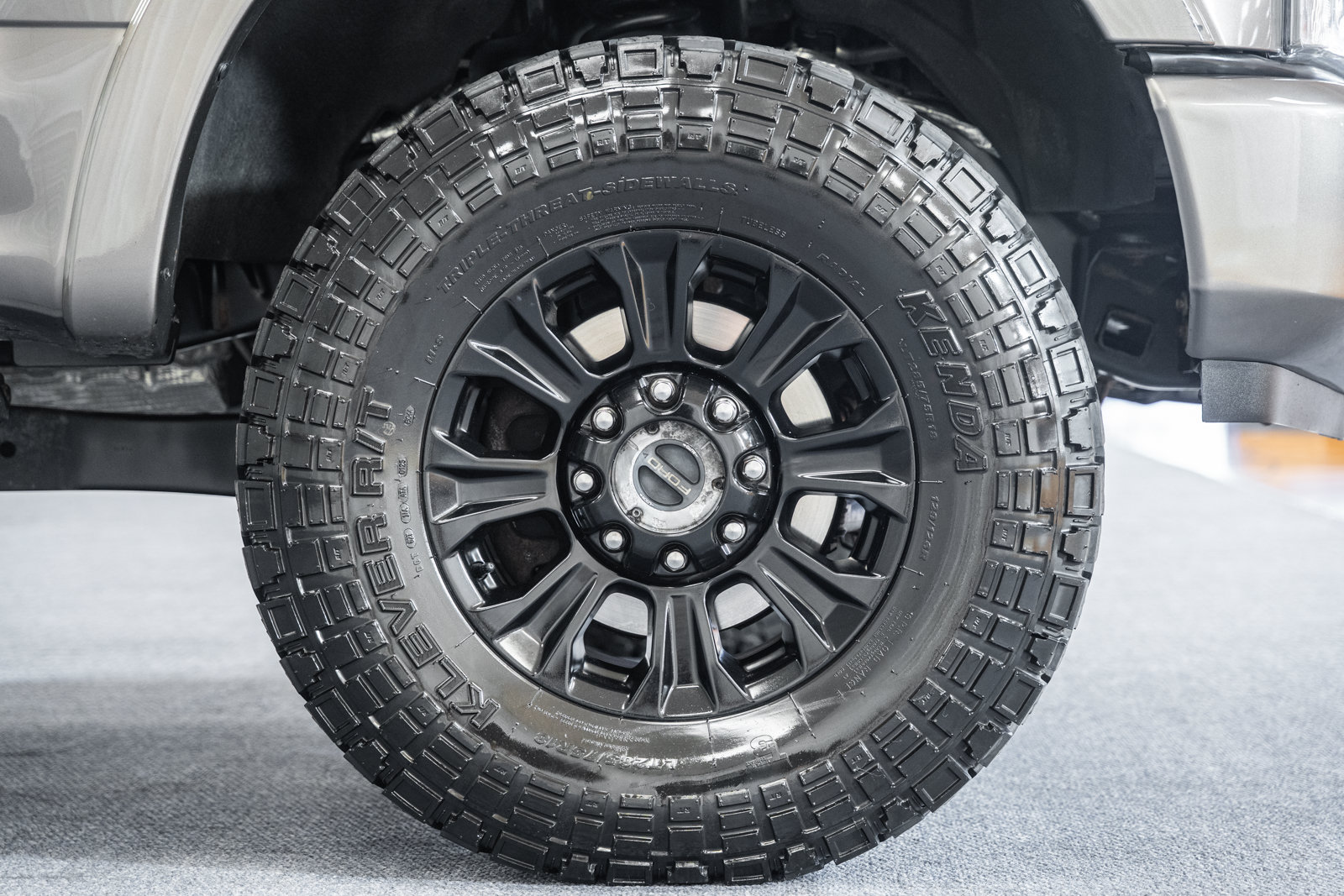 Certified 2022 Ford F350 Lariat w/ Tremor Off-Road Package AWD/4WD image 21