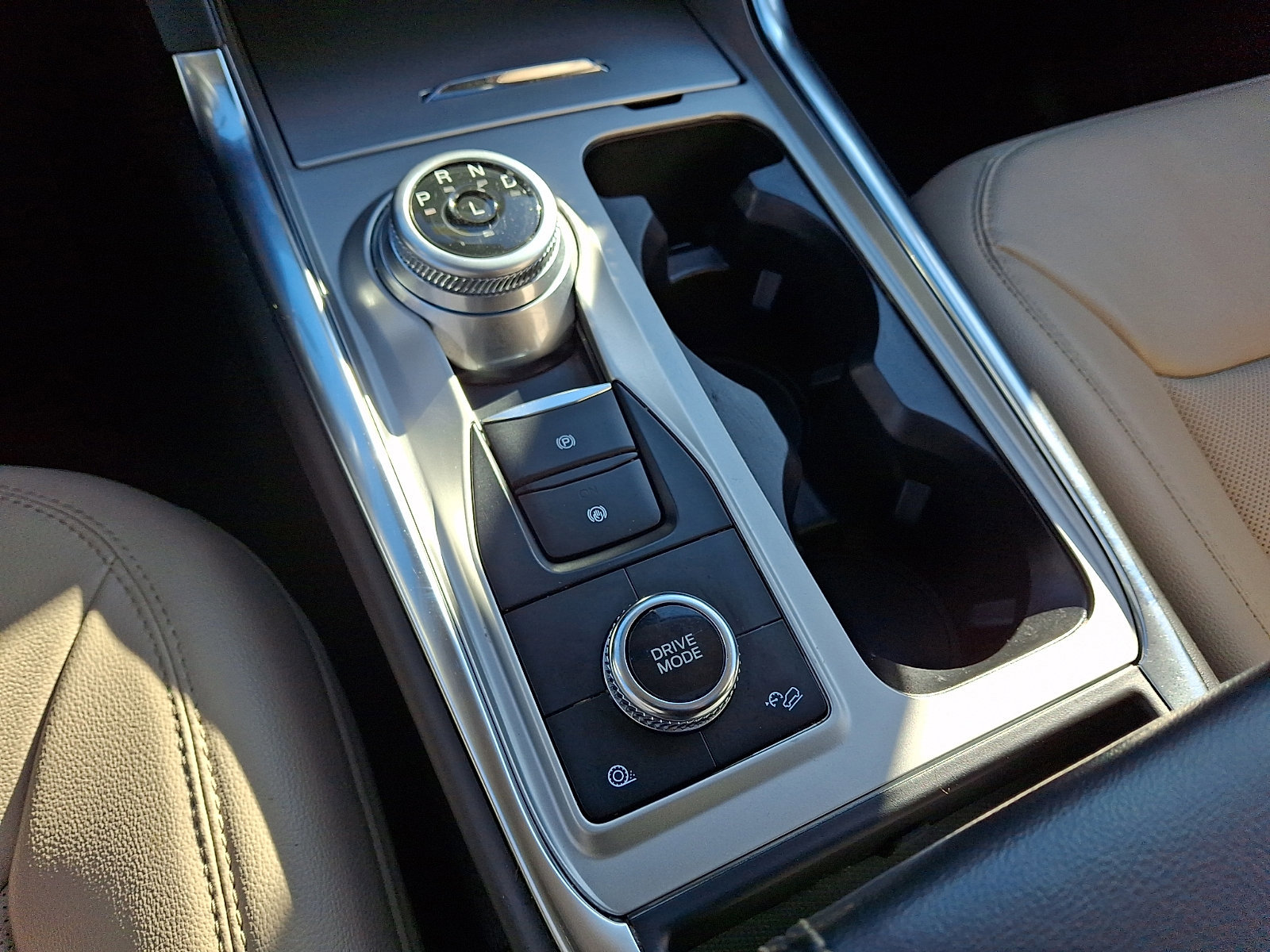 Certified 2023 Ford Explorer Limited w/ Limited Technology Package image 18