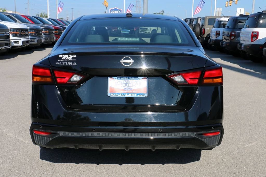 Used 2025 Nissan Altima 2.5 SV FWD image 6