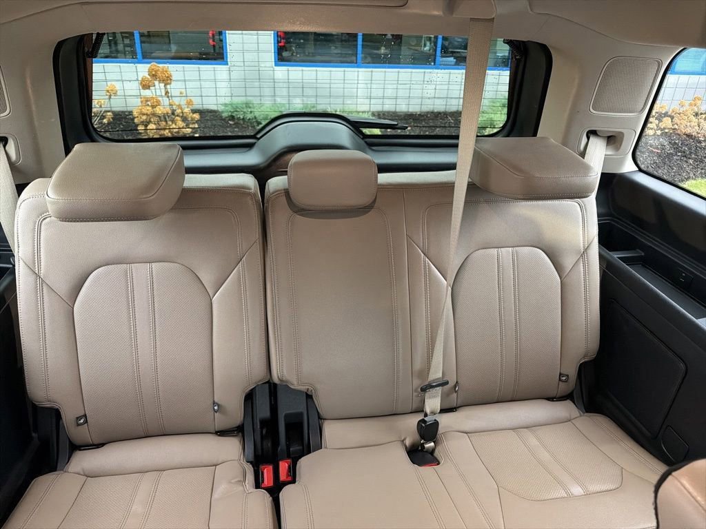 Certified 2024 Ford Expedition Limited image 39