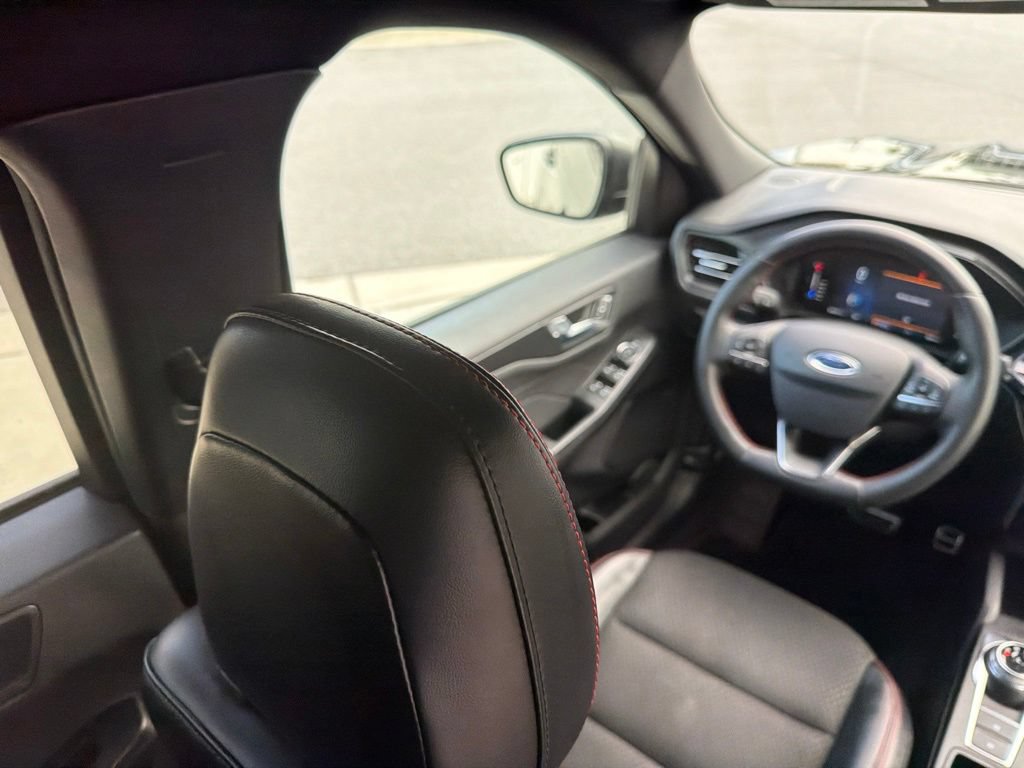 Certified 2023 Ford Escape ST-Line w/ Tech Pack #1 FWD image 13