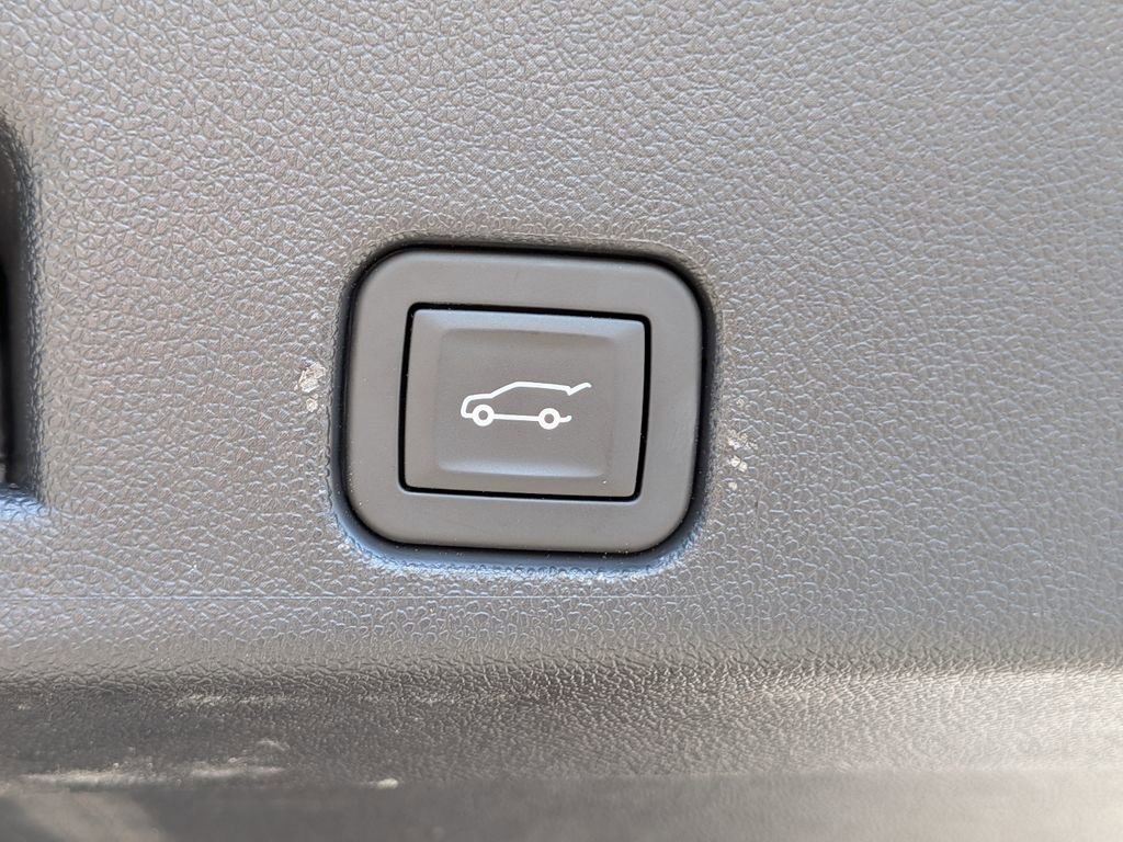 Used 2024 Chevrolet Traverse LT w/ LPO, Floor Liner Package image 14