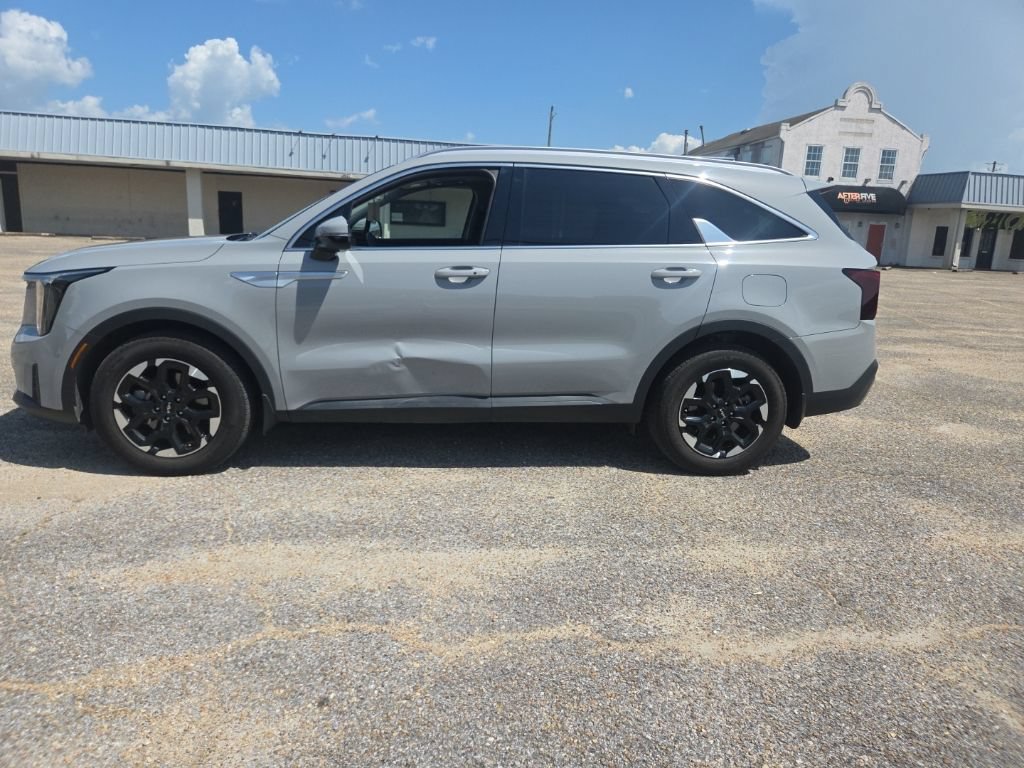 Used 2025 Kia Sorento S w/ Panoramic Sunroof Package FWD image 7