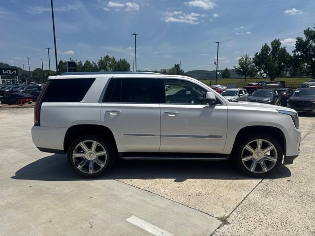 Used 2019 Cadillac Escalade Luxury AWD/4WD image 11
