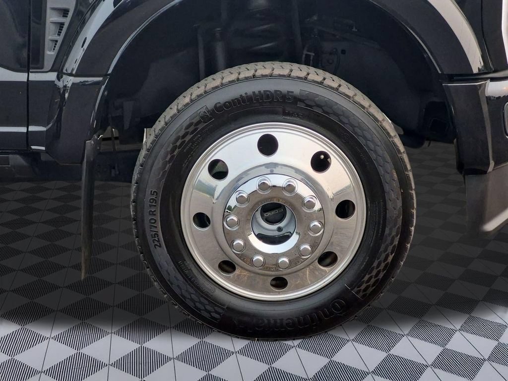 Certified 2026 Ford F450 Platinum w/ FX4 Off-Road Package AWD/4WD image 34