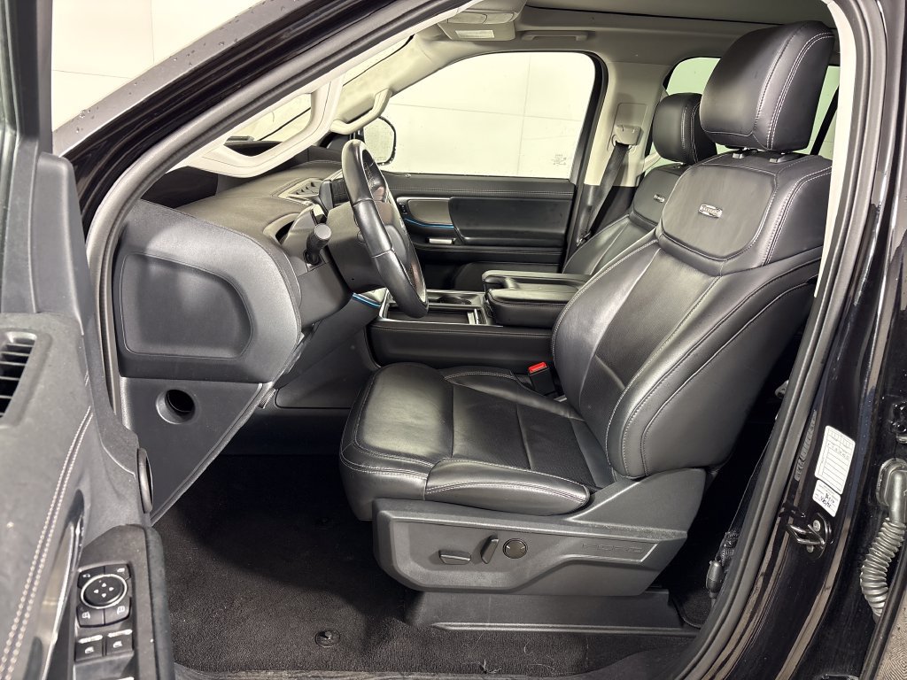 Certified 2025 Ford Expedition Platinum AWD/4WD image 33