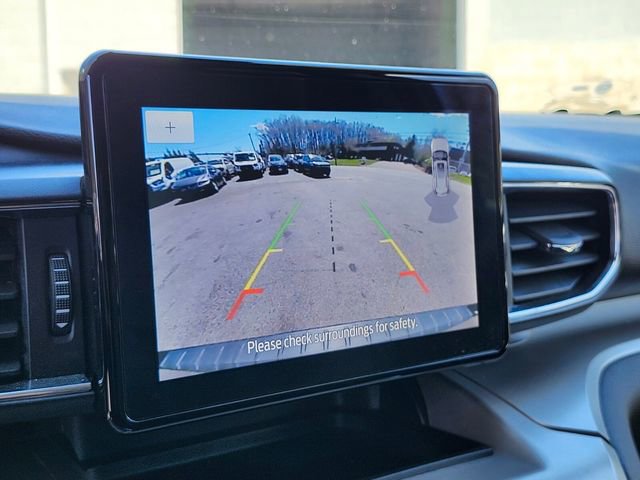 Certified 2022 Ford Explorer XLT w/ Equipment Group 202A AWD/4WD image 24