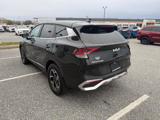 Used 2024 Kia Sportage LX image 3