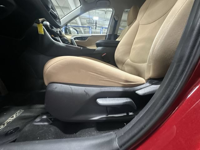 Used 2019 Toyota RAV4 LE w/ Carpet Mat Package FWD image 18