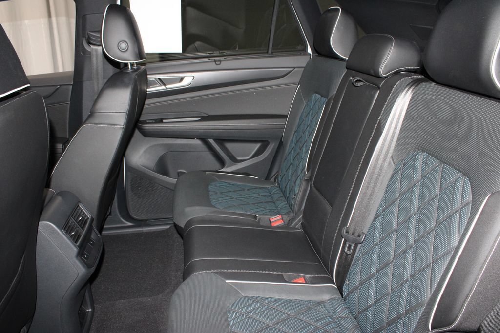 Used 2024 Volkswagen Atlas Cross Sport SEL Premium R-Line AWD/4WD image 23
