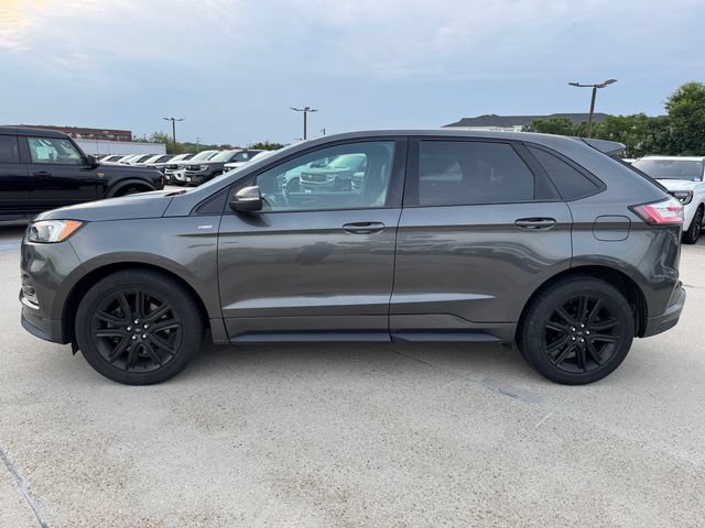 Certified 2020 Ford Edge ST-Line w/ Cold Weather Package AWD/4WD image 4