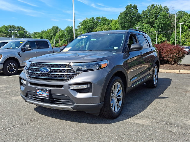 Certified 2023 Ford Explorer XLT w/ Equipment Group 202A AWD/4WD image 4