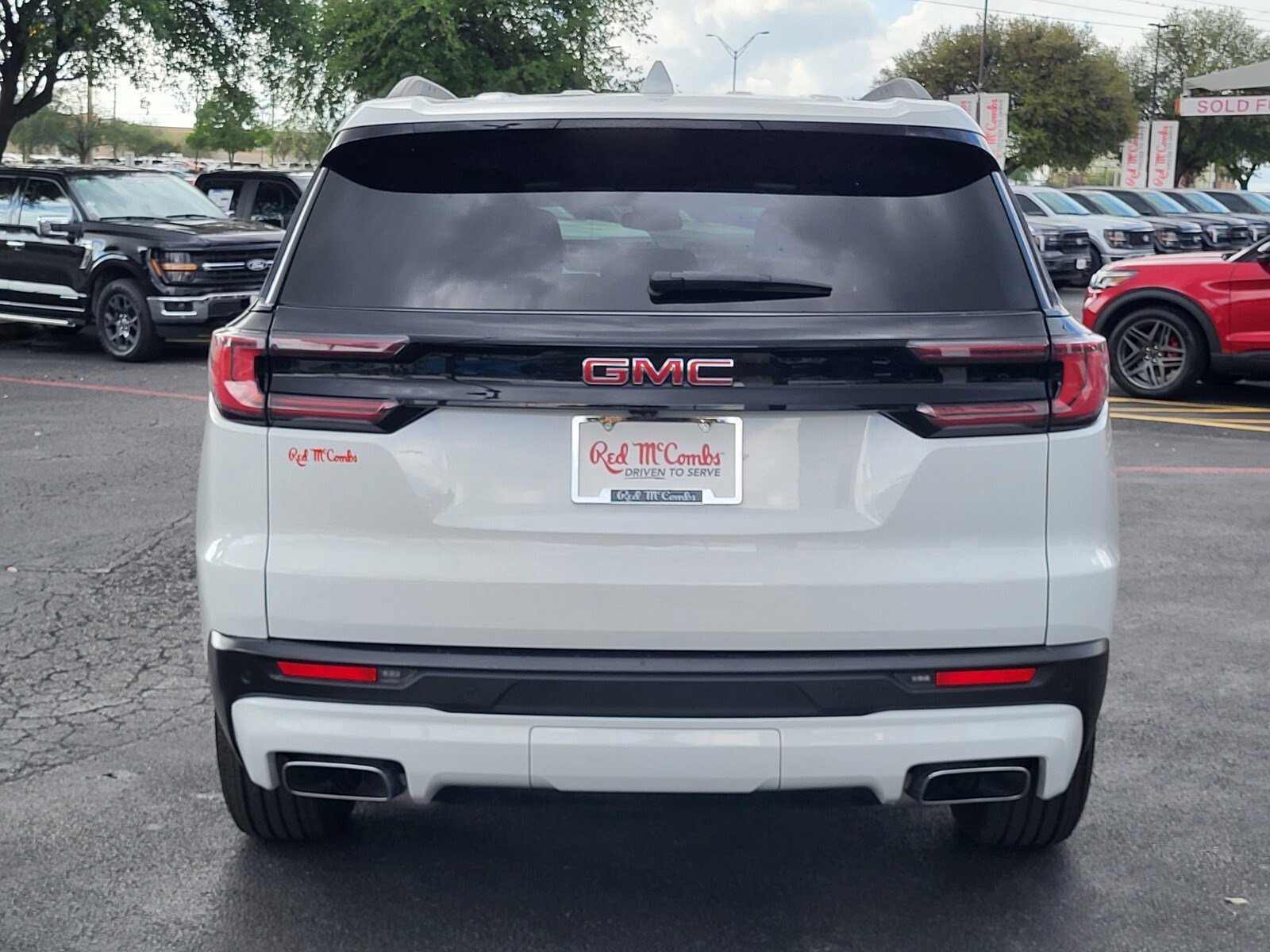 Used 2025 GMC Acadia Elevation FWD image 4