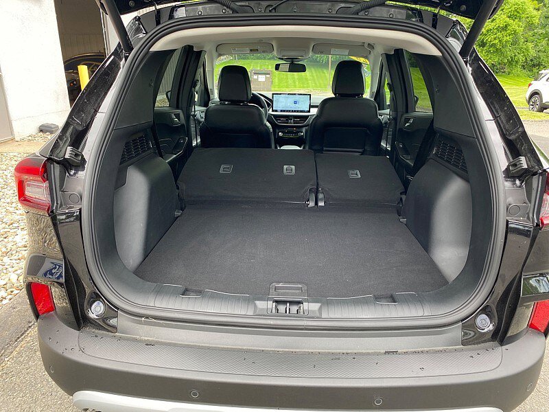 Certified 2025 Ford Escape Platinum AWD/4WD image 42
