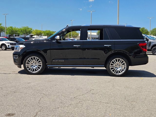 Certified 2023 Ford Expedition Platinum image 3