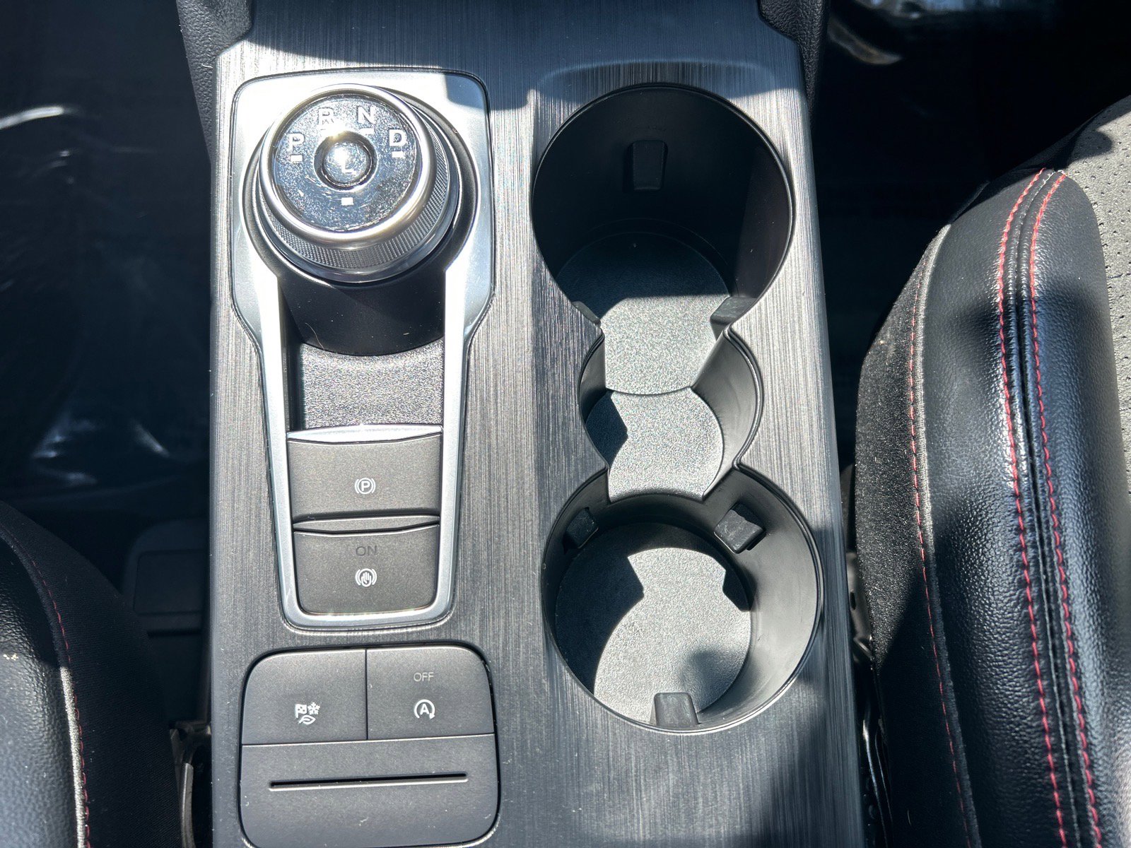 Certified 2022 Ford Escape SEL w/ SEL Stealth AWD Package image 32