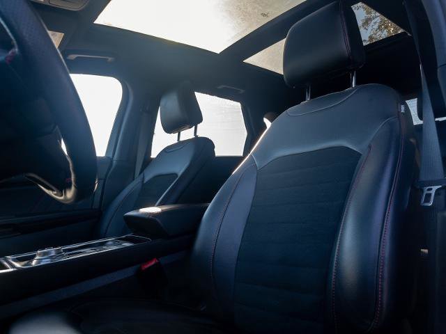 Certified 2023 Ford Edge ST-Line image 7