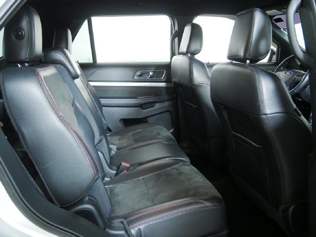 Certified 2018 Ford Explorer XLT w/ Equipment Group 202A FWD image 15