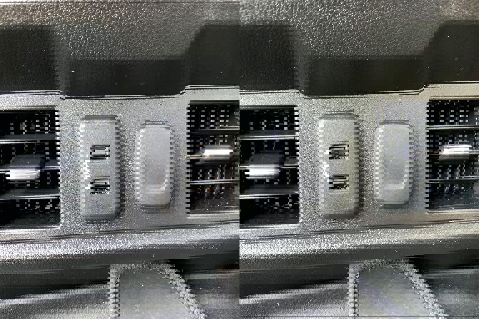 Used 2020 Chevrolet Silverado 1500 LT w/ Texas Edition image 33