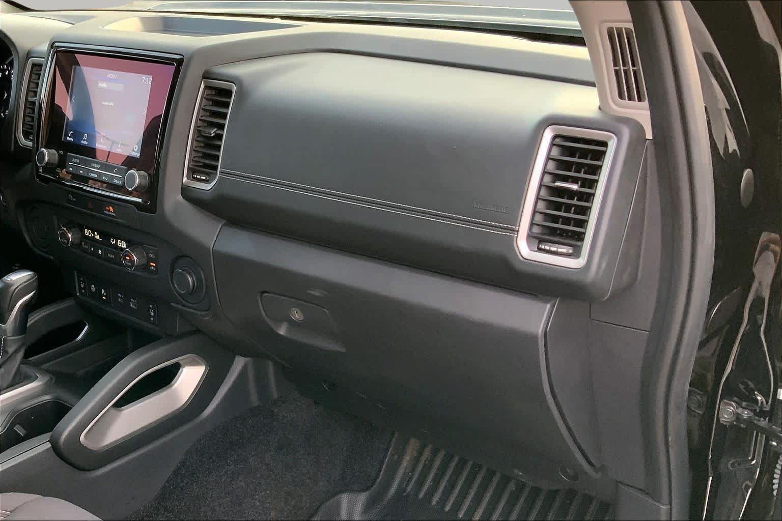 Used 2024 Nissan Frontier SV w/ SV Convenience Package RWD image 17