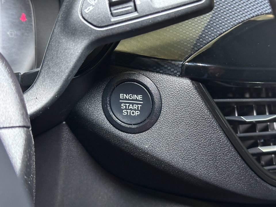 Certified 2025 Ford Escape ST-Line image 35