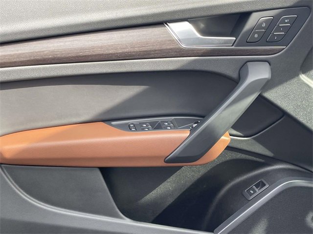 Used 2024 Audi Q5 2.0T Premium w/ Convenience Package image 12