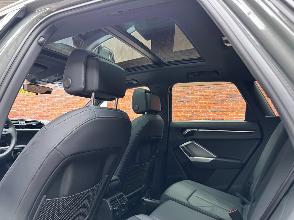 Used 2025 Audi Q3 2.0T Premium AWD/4WD image 3