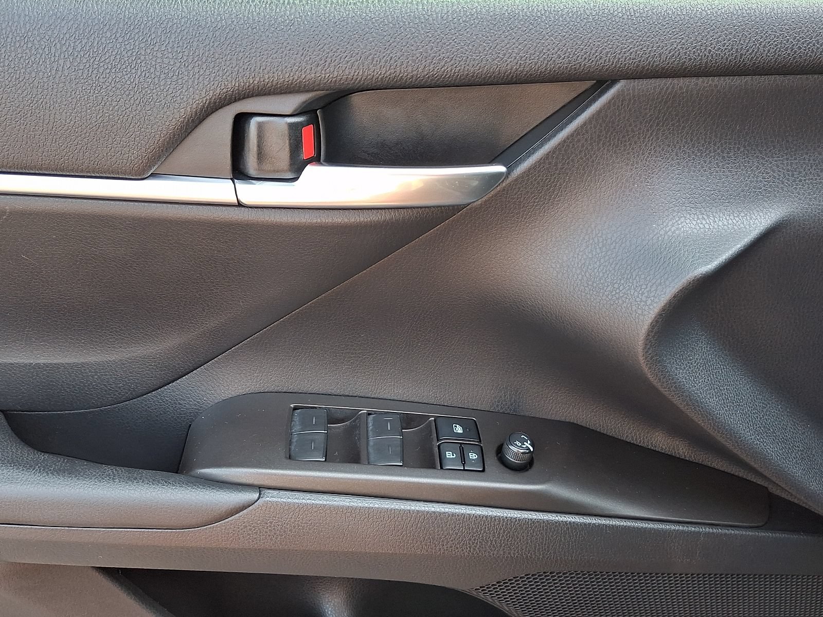 Used 2022 Toyota Camry SE w/ Carpet Mat Package (TMS) FWD image 13