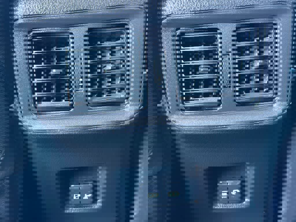 Used 2023 Toyota RAV4 XLE image 18