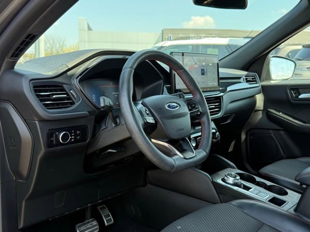 Certified 2023 Ford Escape ST-Line w/ Tech Pack #1 AWD/4WD image 11