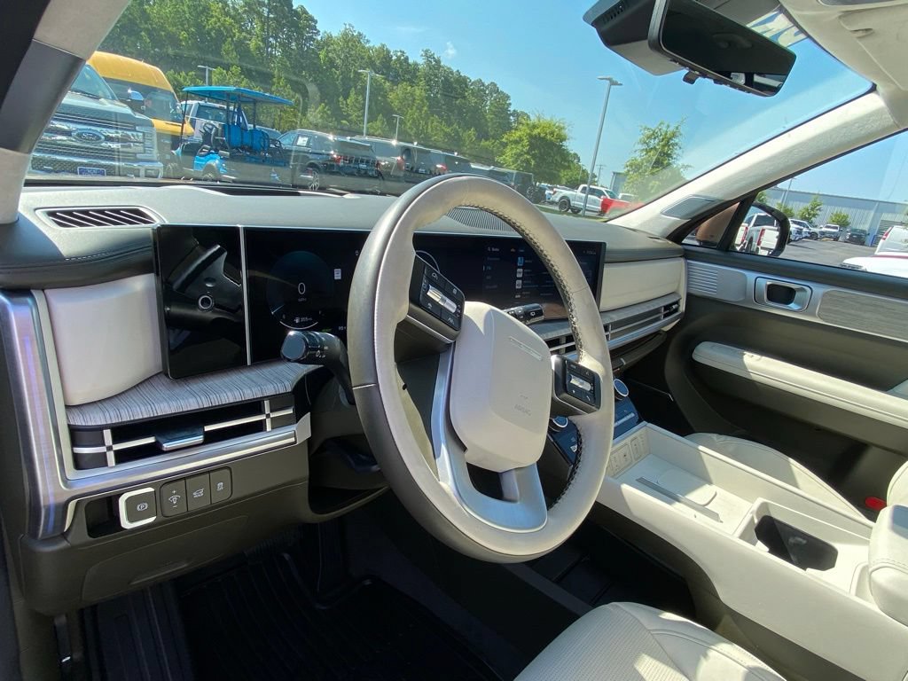 Used 2025 Hyundai Santa Fe Calligraphy AWD/4WD image 9