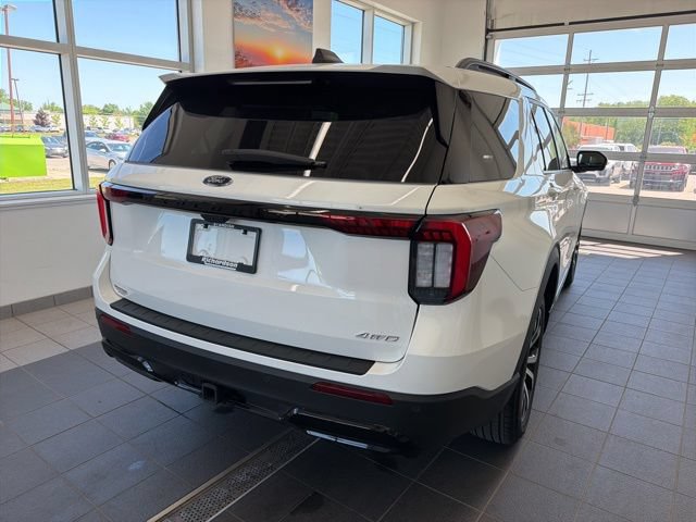 Certified 2025 Ford Explorer ST-Line AWD/4WD image 6