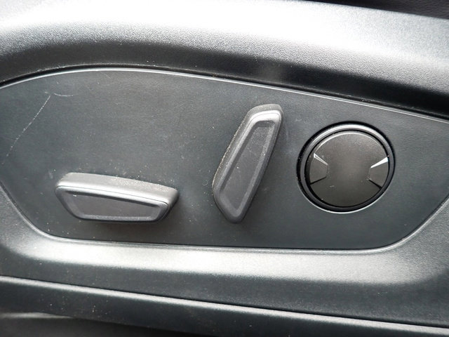 Certified 2022 Ford Explorer XLT w/ Equipment Group 202A image 20