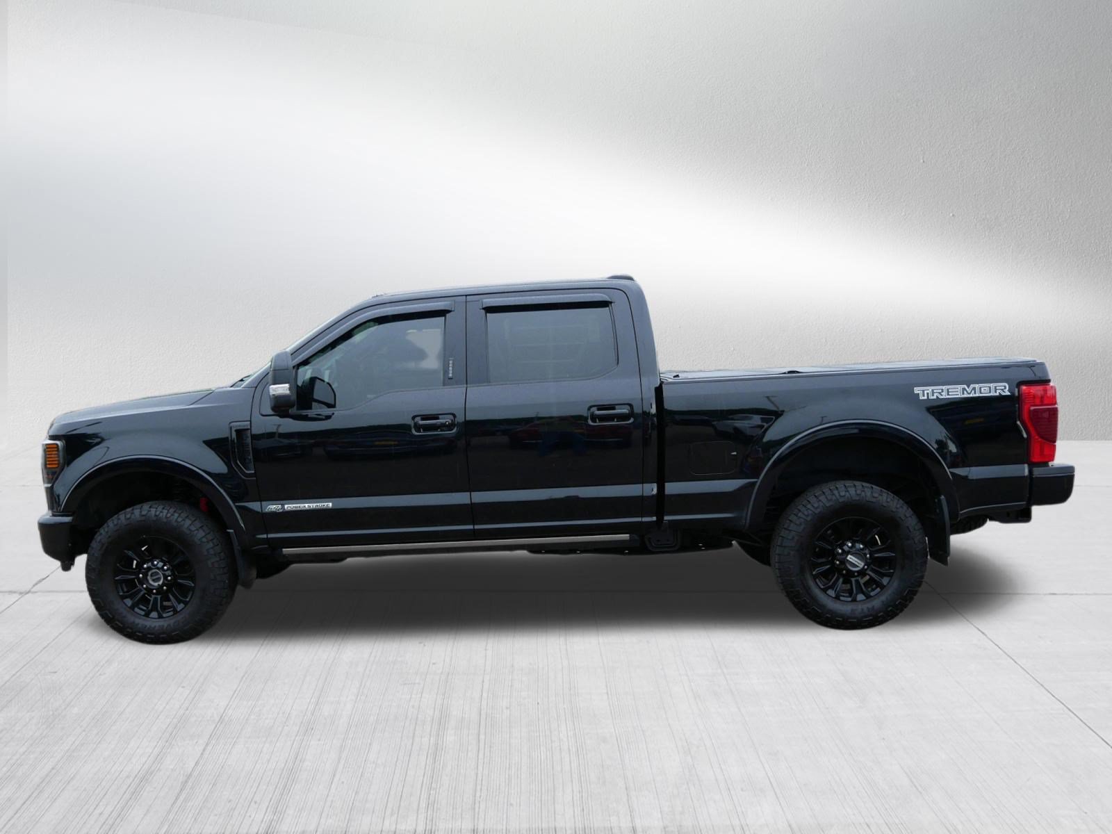 Certified 2022 Ford F250 Lariat w/ Tremor Off-Road Package AWD/4WD image 4