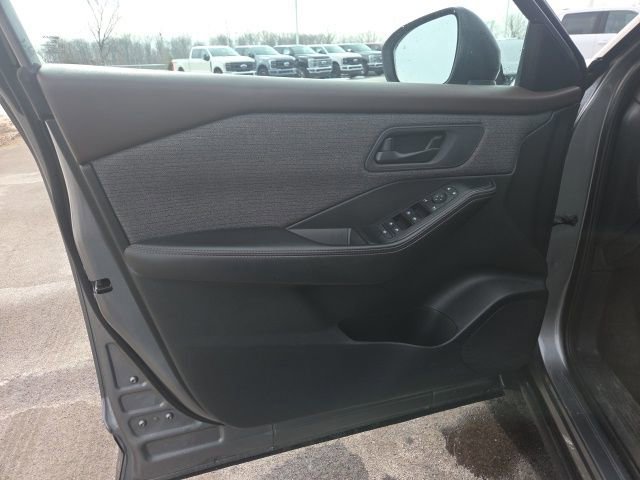 Used 2021 Nissan Rogue S image 21