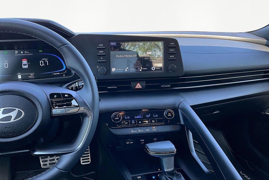 Used 2025 Hyundai Elantra Sport image 8