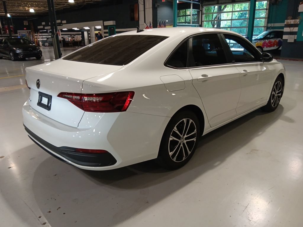 Used 2024 Volkswagen Jetta Sport FWD image 7