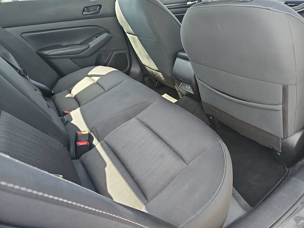 Used 2024 Nissan Altima 2.5 SV FWD image 11