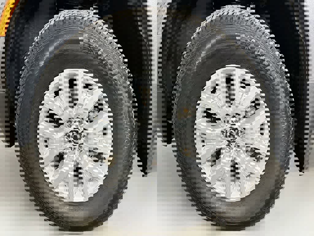 Used 2022 Nissan Frontier SV image 10