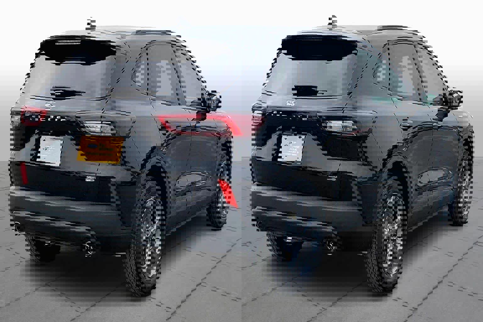 Certified 2025 Ford Escape ST-Line Elite image 3