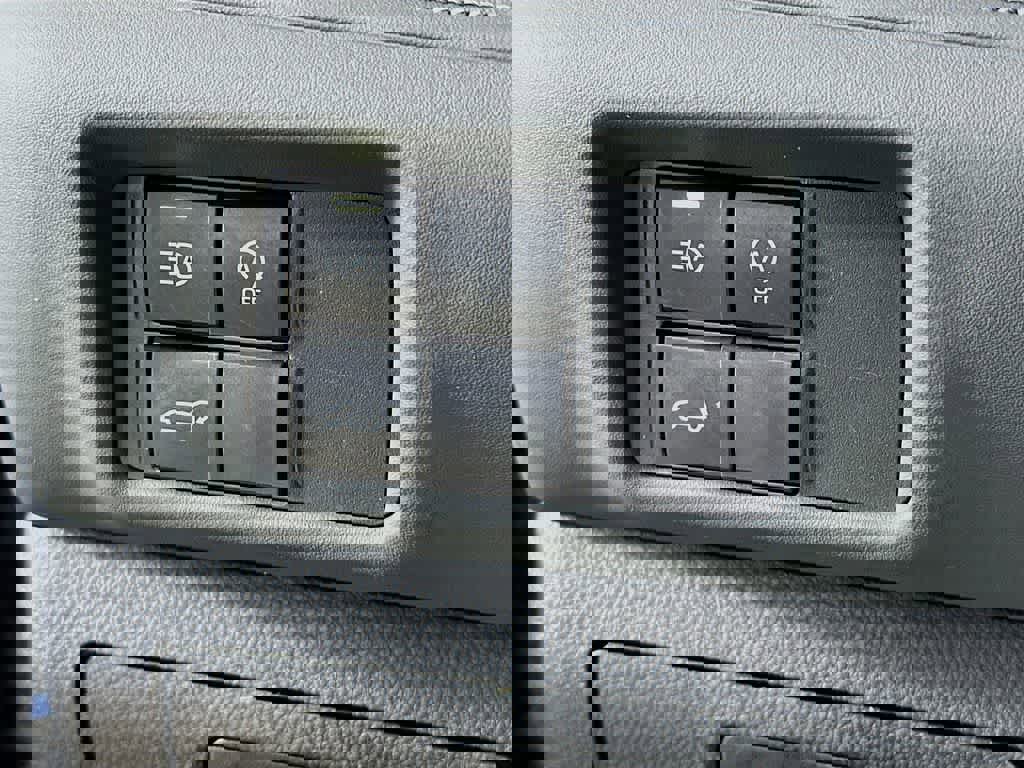 Used 2023 Toyota Highlander XLE image 27