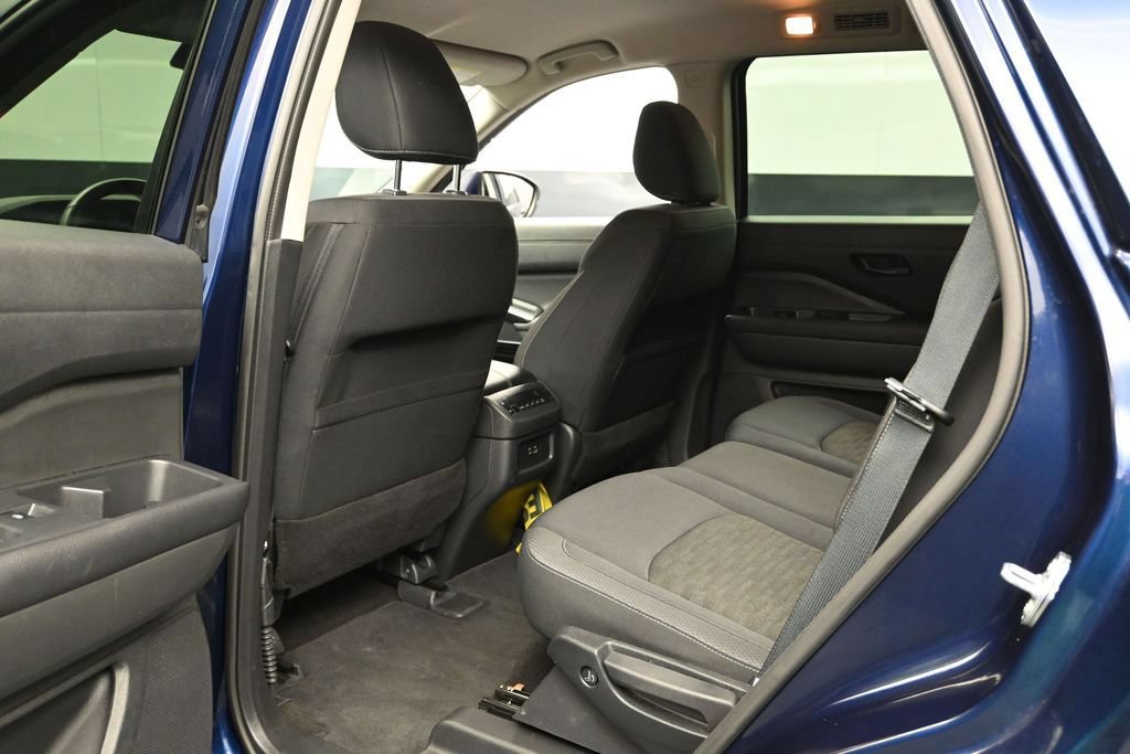 Used 2025 Nissan Pathfinder SV AWD/4WD image 15