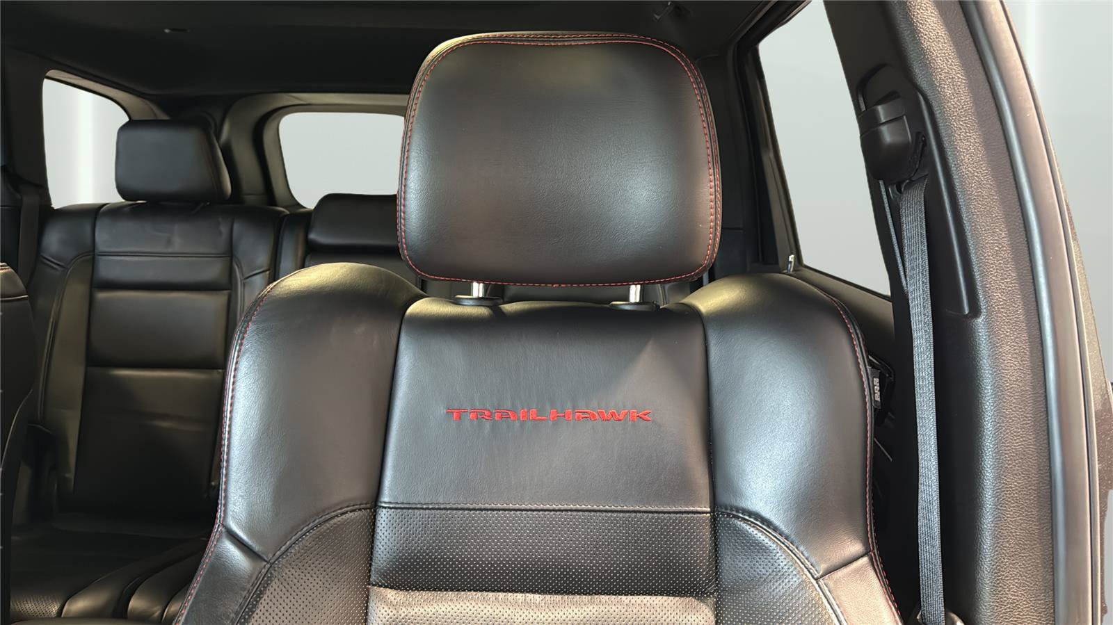 Used 2019 Jeep Grand Cherokee Trailhawk w/ Trailhawk Luxury Group AWD/4WD image 22
