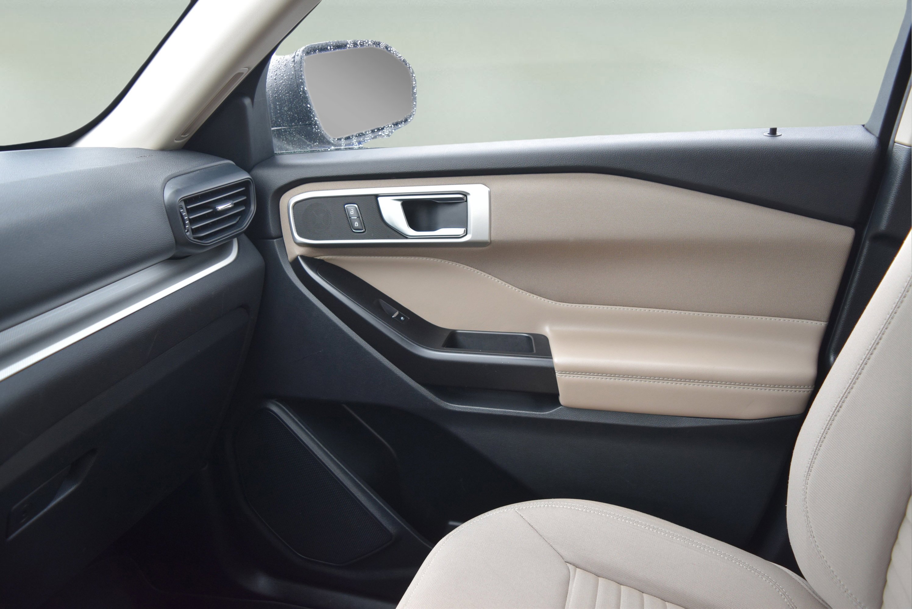 Certified 2020 Ford Explorer XLT w/ Class III Trailer Tow Package image 16