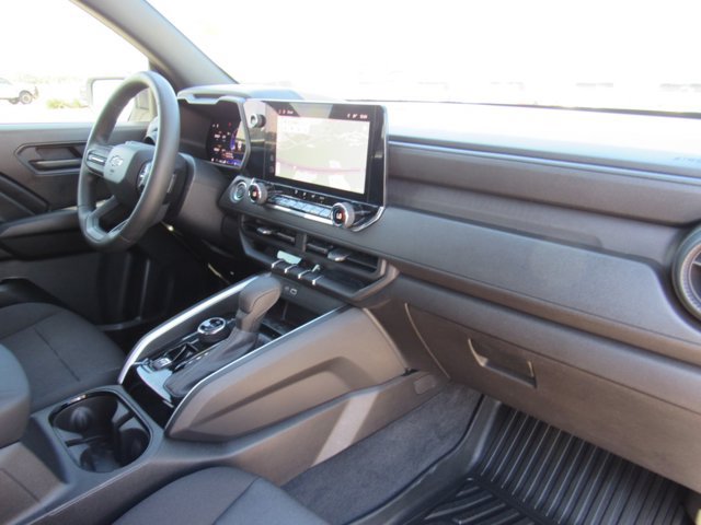 Used 2025 Chevrolet Colorado Trail Boss AWD/4WD image 24